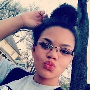 Meet your Posher, Alexia